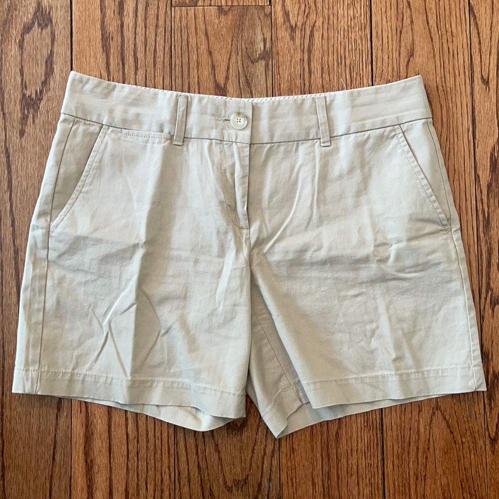 Ann Taylor Loft Khaki Shorts, size 4